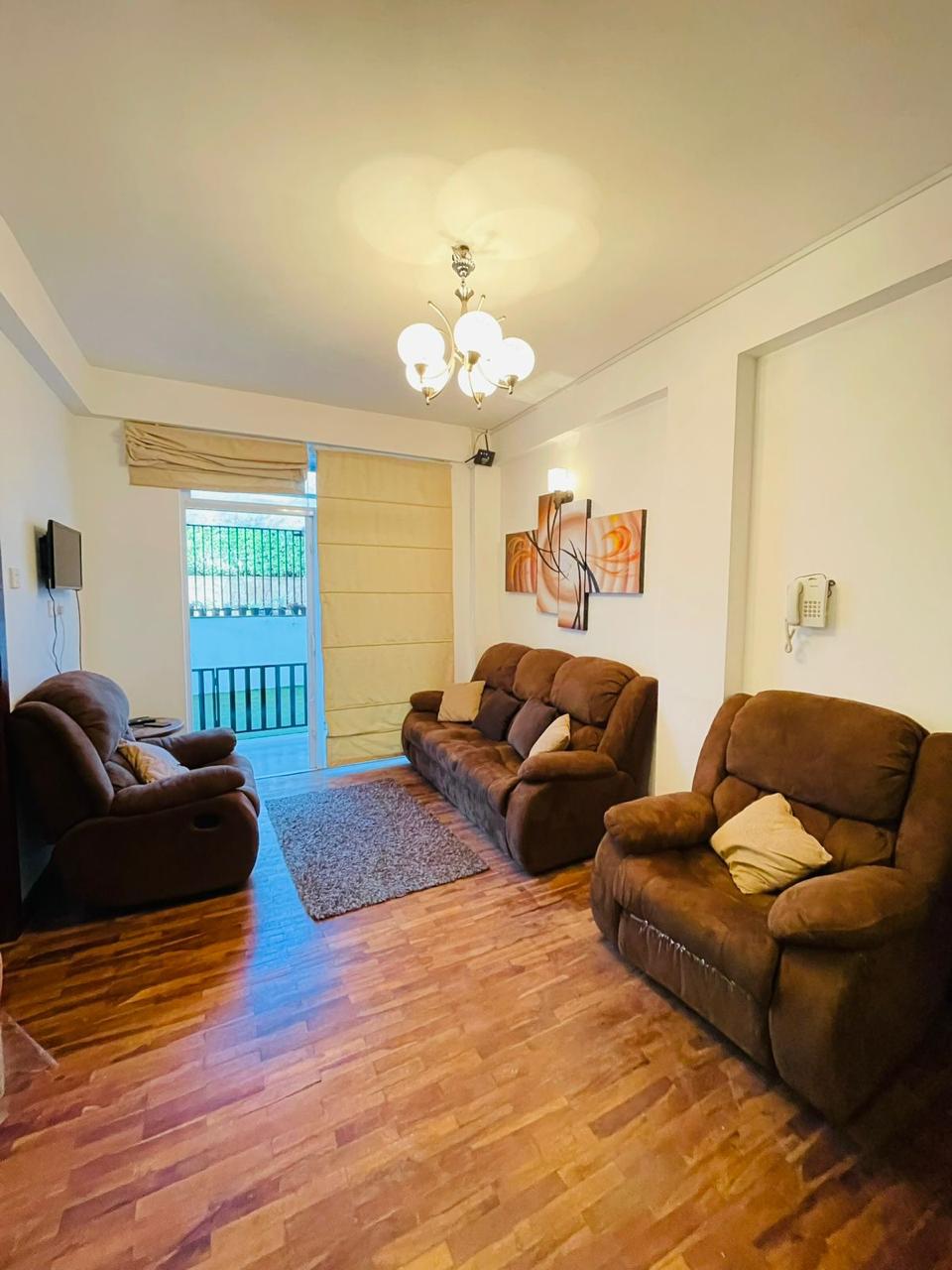 Two-Bedroom Apartment (Glenfalls) image 3